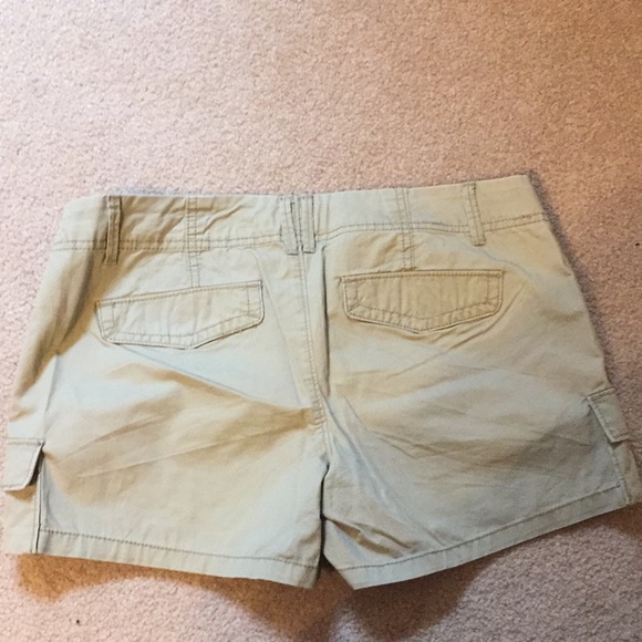 Three pairs Old Navy Shorts. Size 4. - Picture 7 of 7